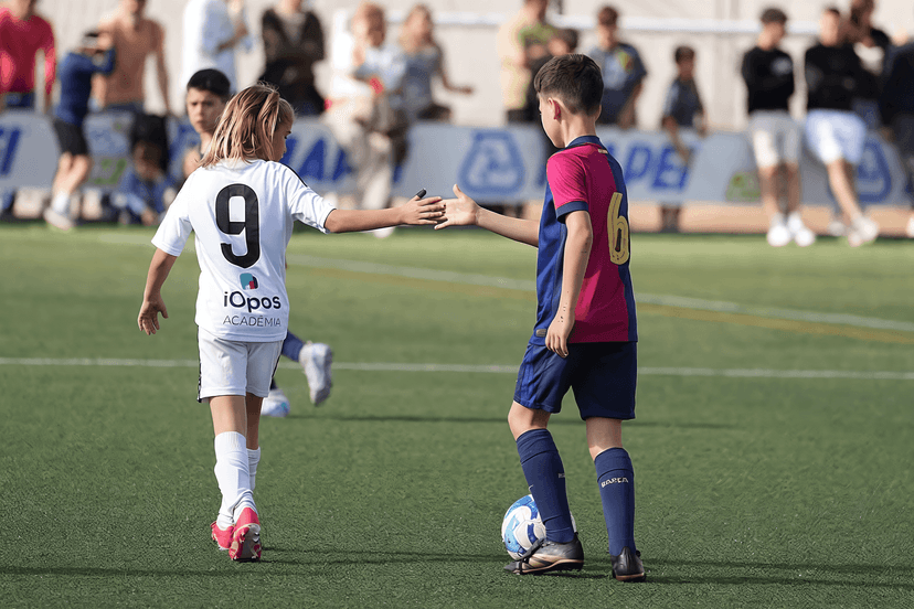 Los pequeños grandes jugadores del Club de Futbol Amposta han hecho historia